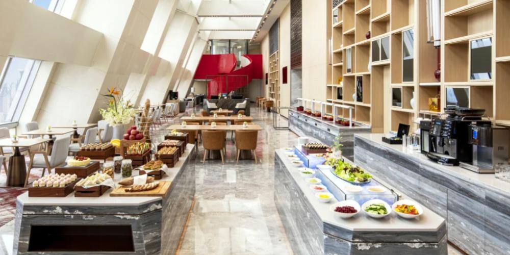 Conrad Shanghai embraces AI to reduce food waste by over 45%